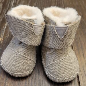 TOMS Soft Sole baby booties